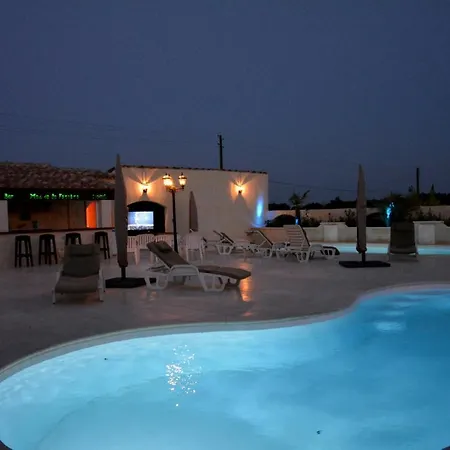 Hotel De La Feniere 3*